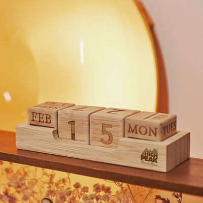 RETRO Wooden Calendar