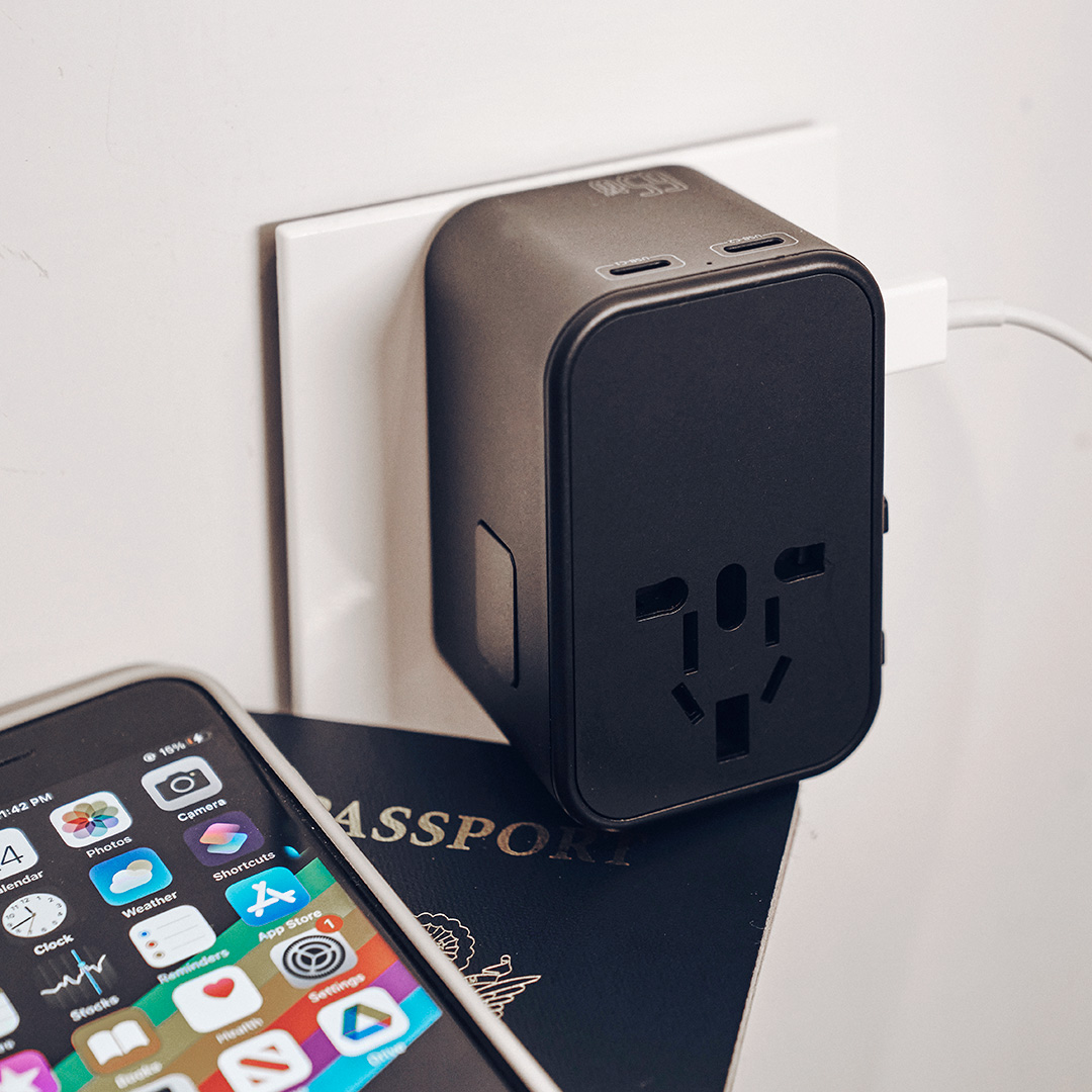 travel adaptor 65w