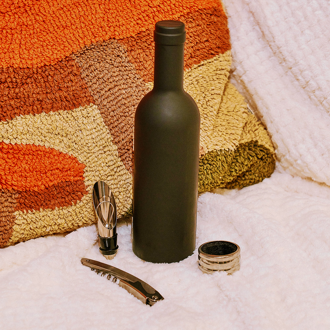 Wine Bottle Accessories Gift Set