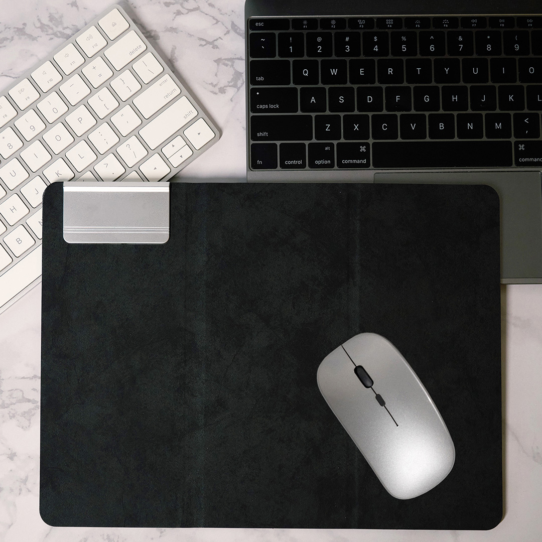Foldable Mouse Pad with Wireless Charger